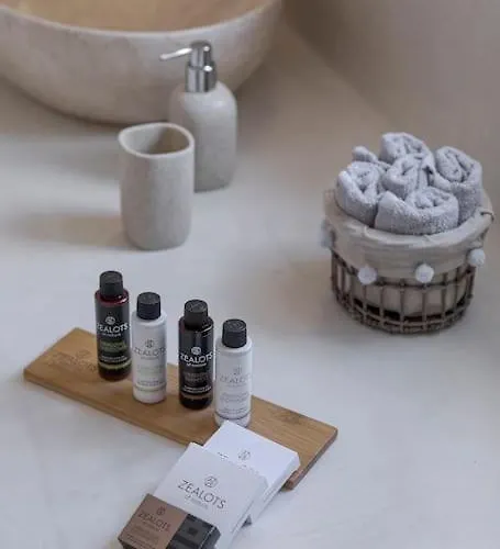 Aleanna Traditional Willa